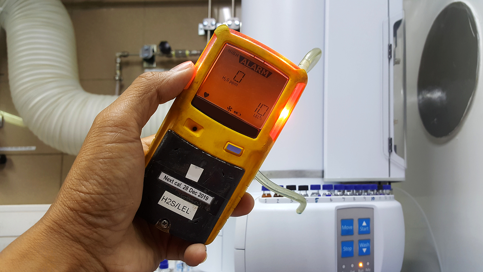 Commercial gas engineers near me - Personal H2S Gas Detector